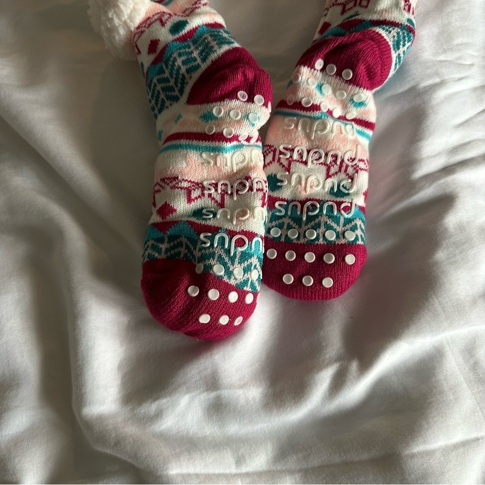 Fuzzy Slipper Socks - Picture 3 of 5